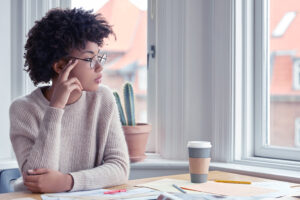 A queda do home office e a aposta no trabalho híbrido